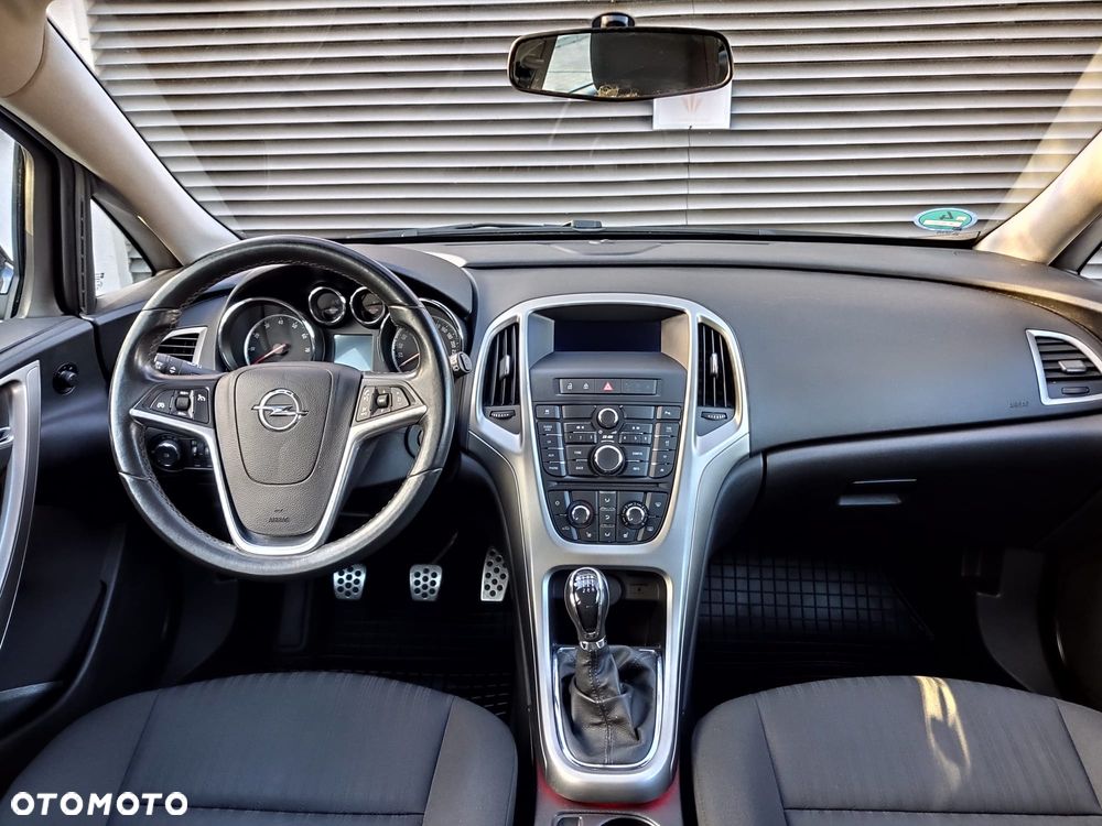 Opel Astra 1.4 Turbo Exklusiv - 6