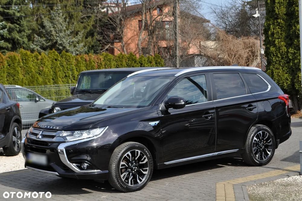 Mitsubishi Outlander - 1