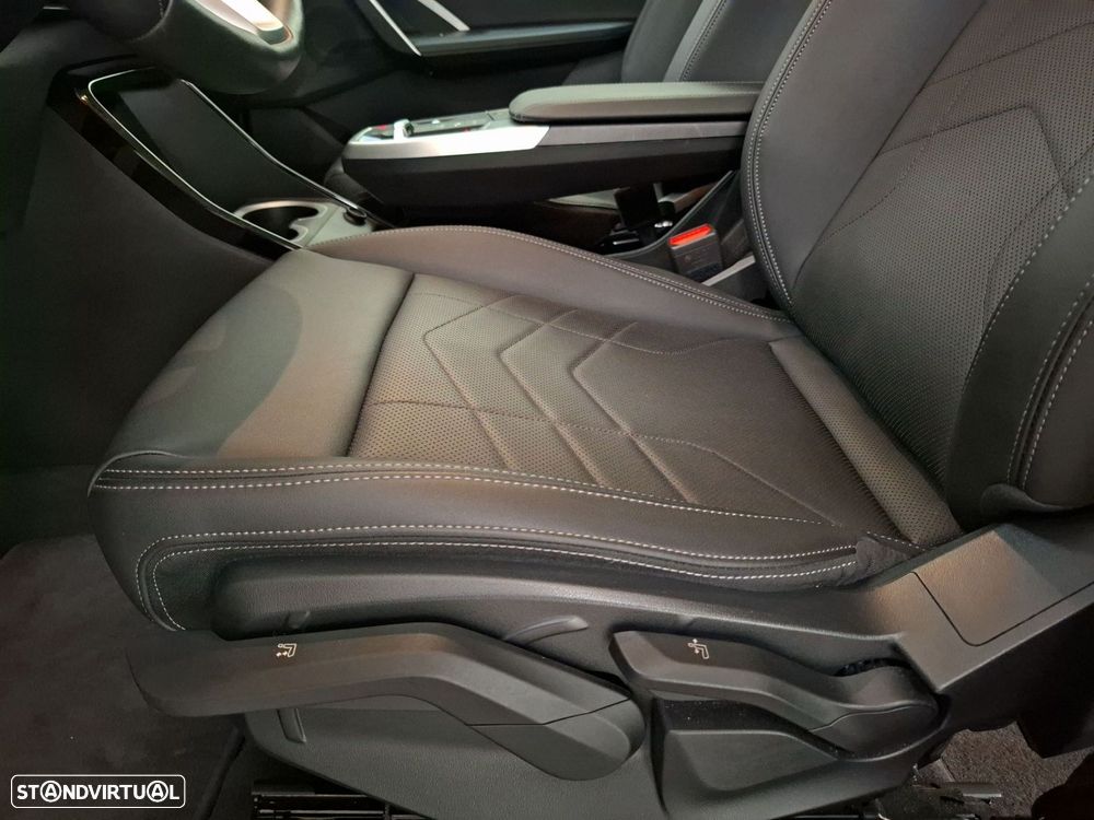 BMW iX1 eDrive20 - 15