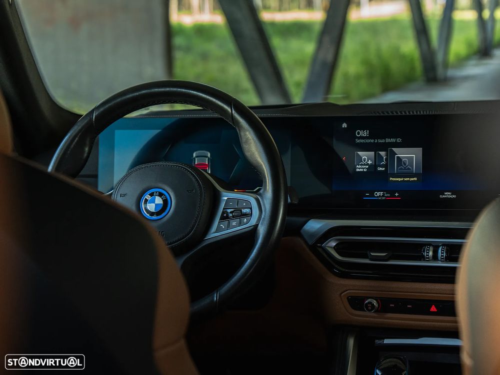 BMW i4 eDrive40 Pack Desportivo M - 37