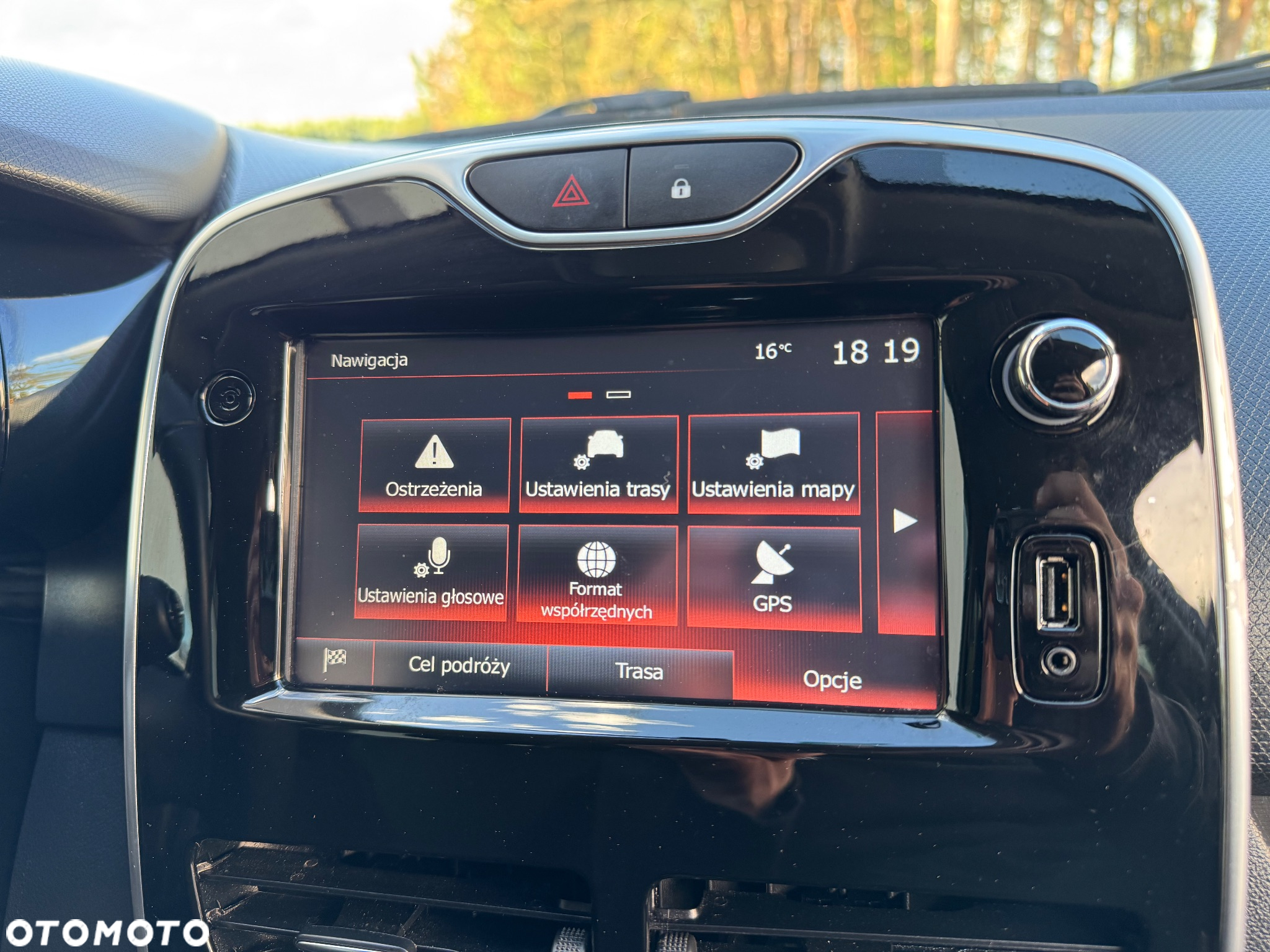 Renault Clio 1.2 16V 75 LIMITED - 28