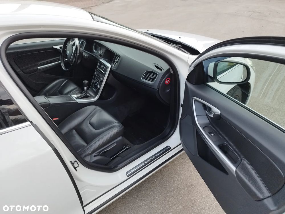 Volvo S60 D3 Summum - 10