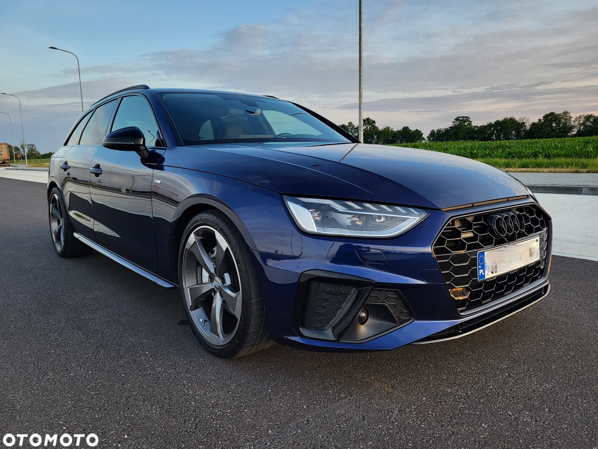 Audi A4 Avant 40 TDI quattro S tronic S line - 4