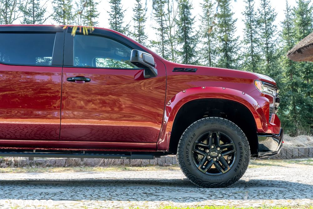 Chevrolet Silverado - 17