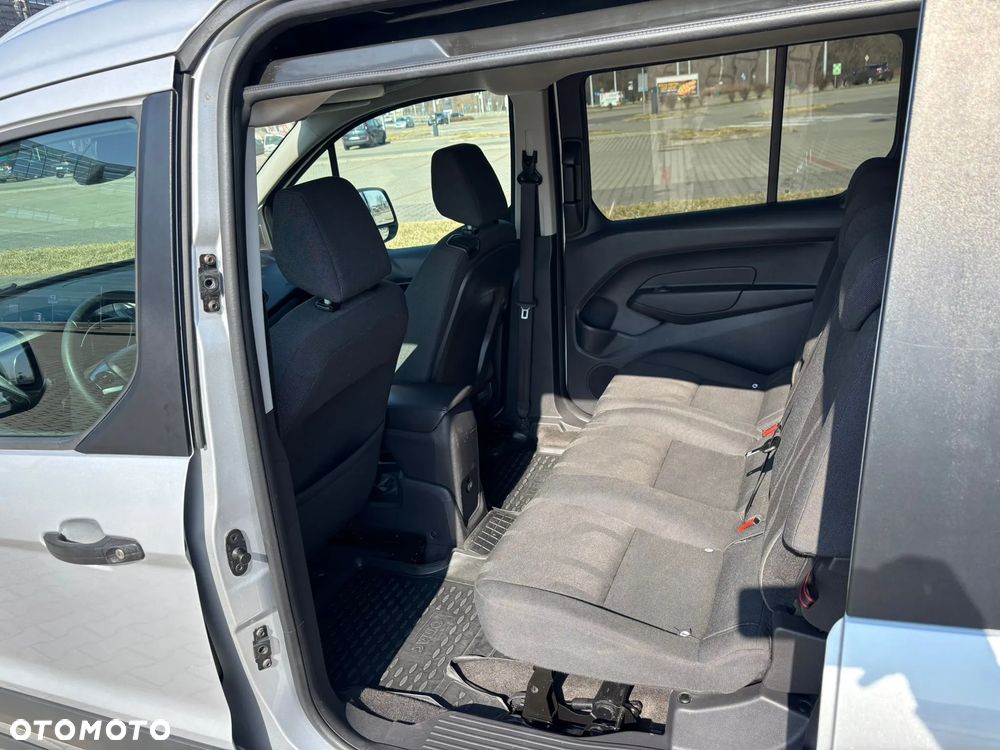 Ford Tourneo Connect Grand - 24