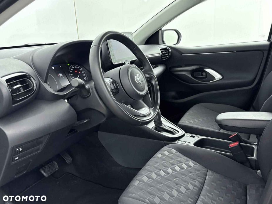 Toyota Yaris - 11