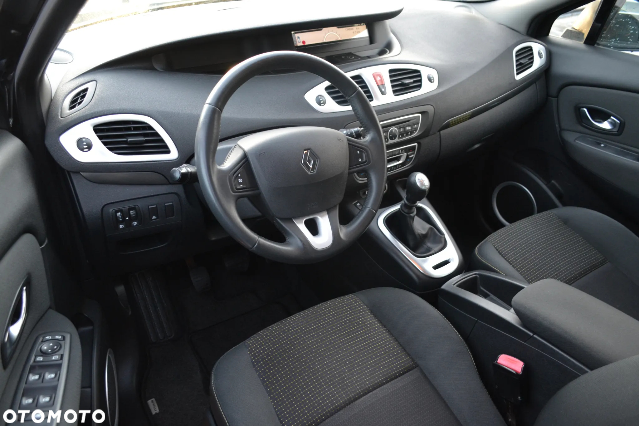 Renault Scenic 1.6 16V 110 Dynamique - 5