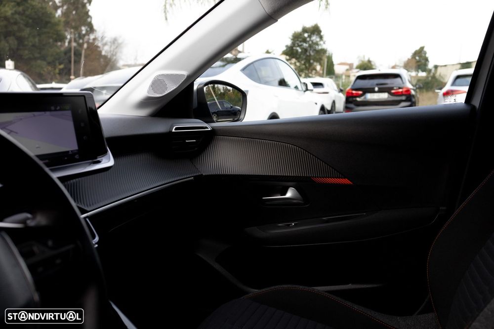 Peugeot e-208 Allure - 18