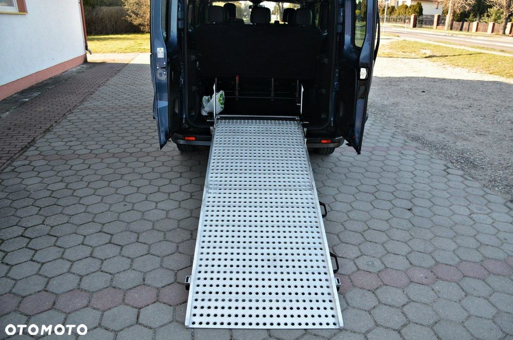 Renault Trafic - 16