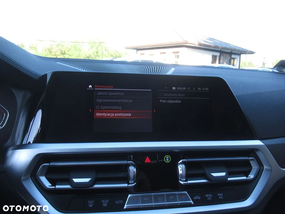 BMW Seria 3 320i Luxury Line - 24