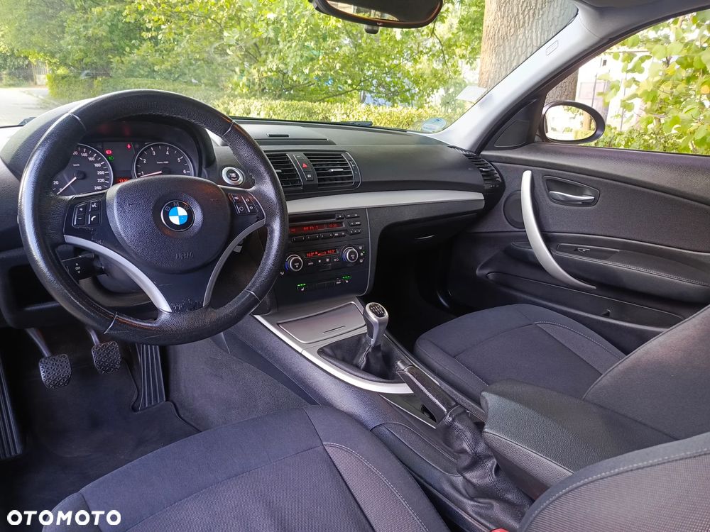 BMW Seria 1 118i - 32