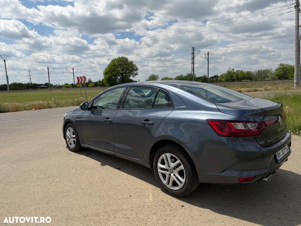 Renault Megane TCE GPF Zen - 13