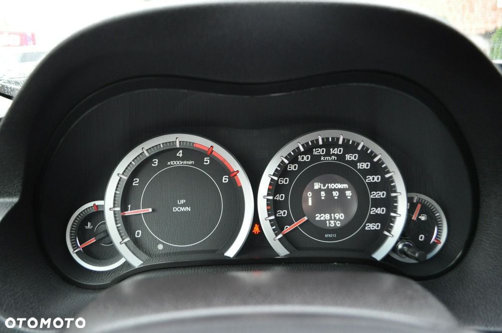 Honda Accord 2.2d Comfort - 36