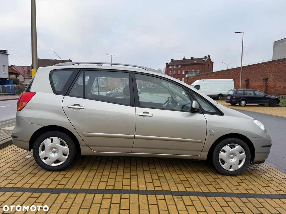 Toyota Corolla Verso 1.6 - 7