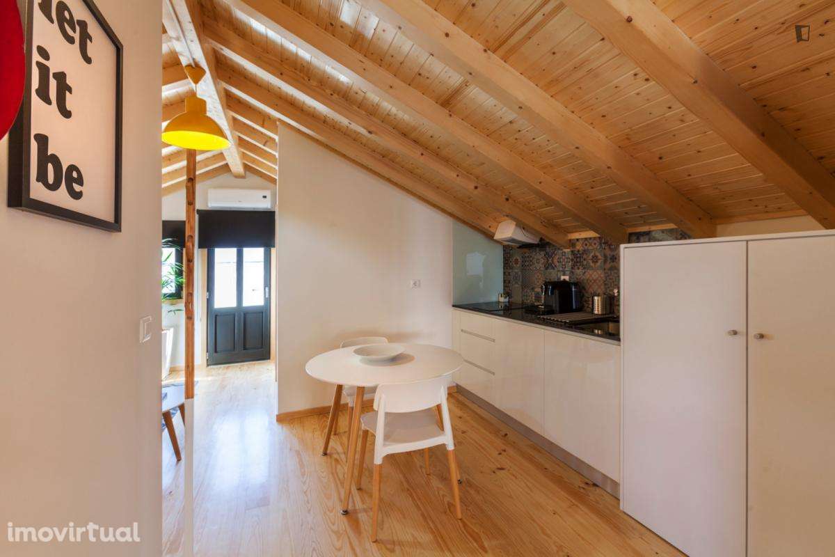 Estúdio - localizado em Santo Ildefonso Porto - Grande imagem: 3/18