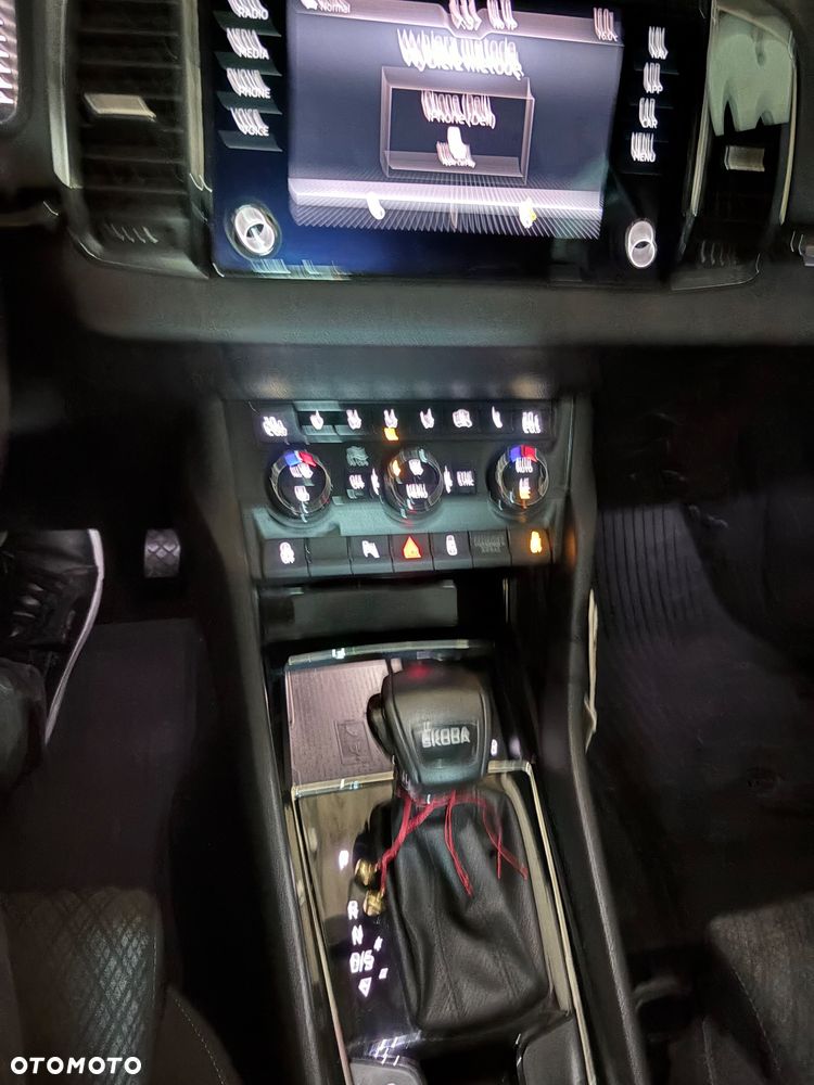 Skoda Karoq 1.5 TSI ACT 4x2 Style DSG - 18