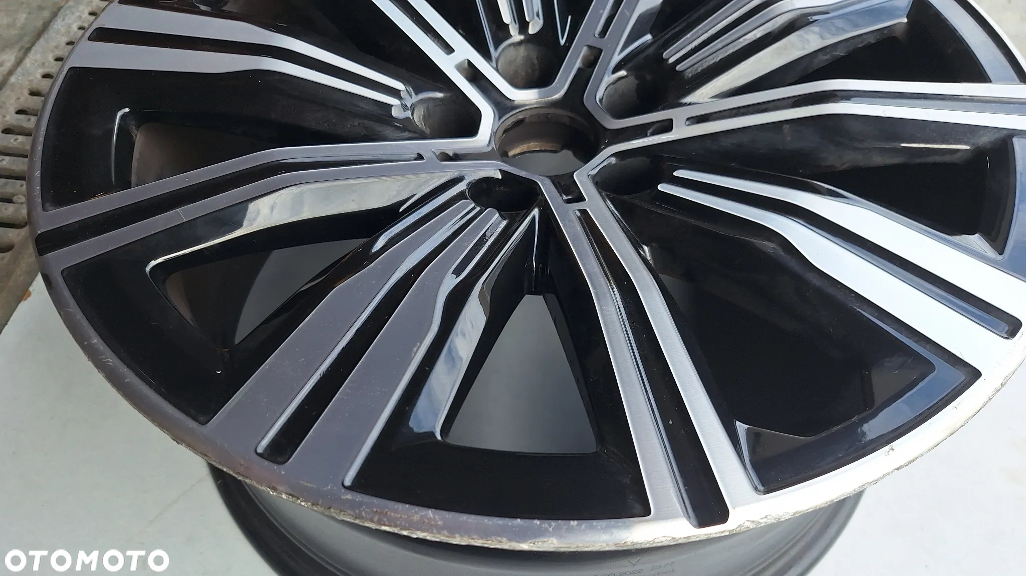 FELGA ALUMINIOWA BMW 3 G20/21 -6883524-18 CALI /5X112-ET25 - 4