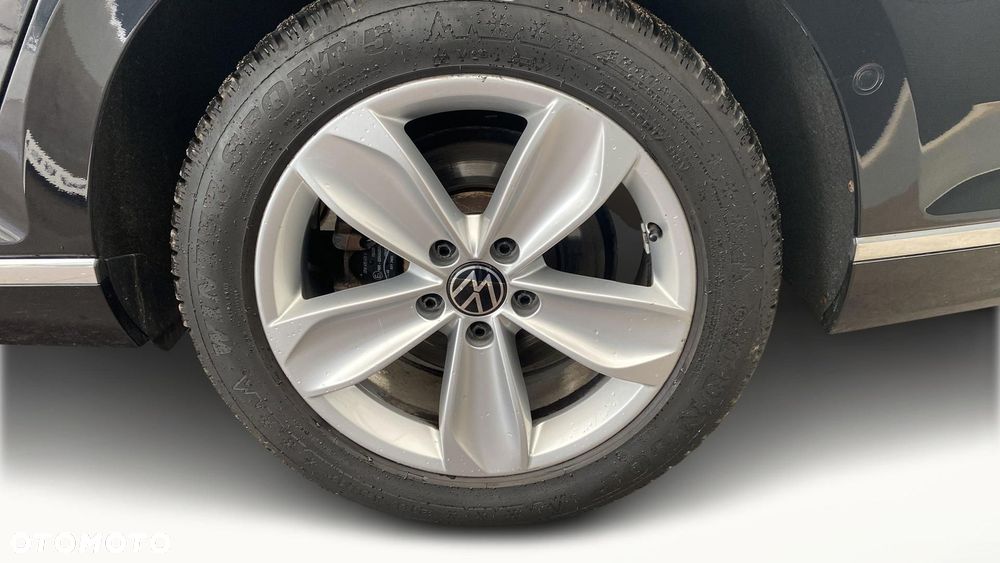 Volkswagen Passat - 13