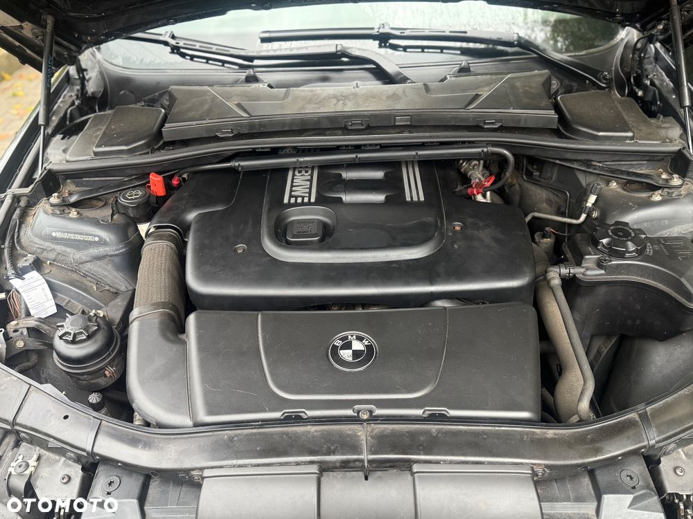BMW Seria 3 318d - 16