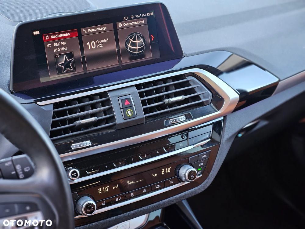 BMW X3 xDrive20d Luxury Line - 25