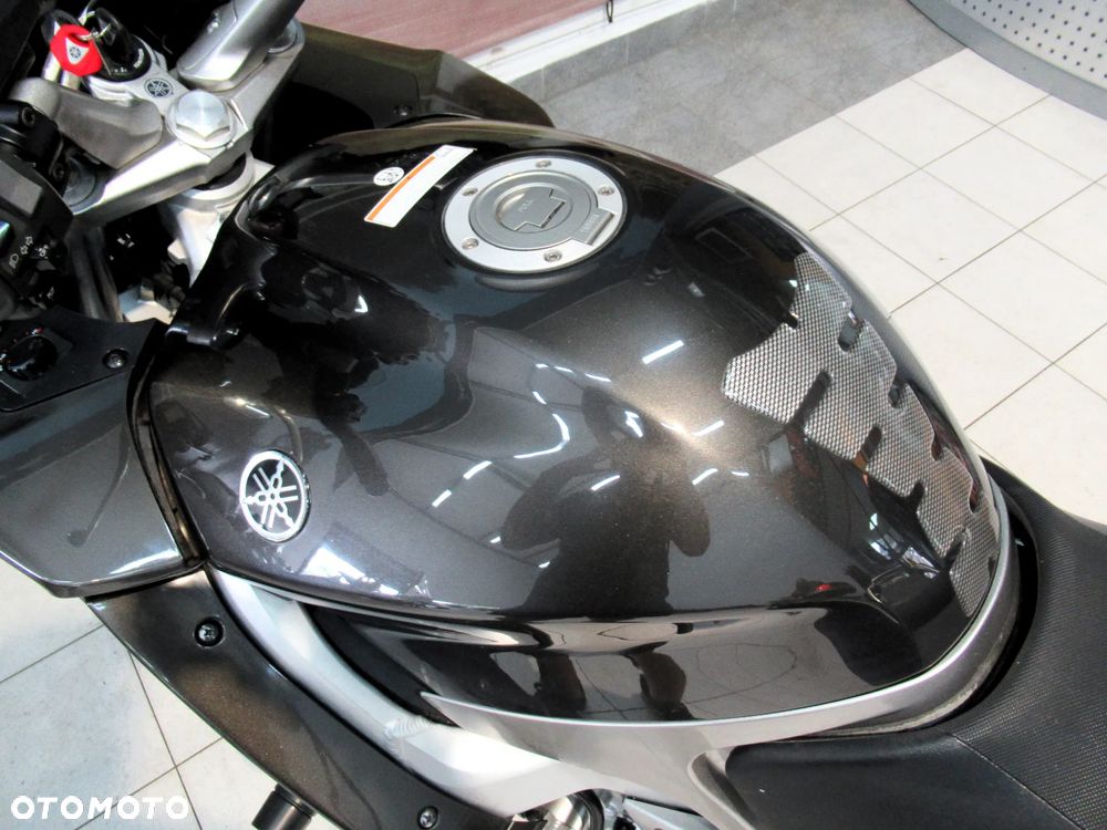 Yamaha FJR - 19