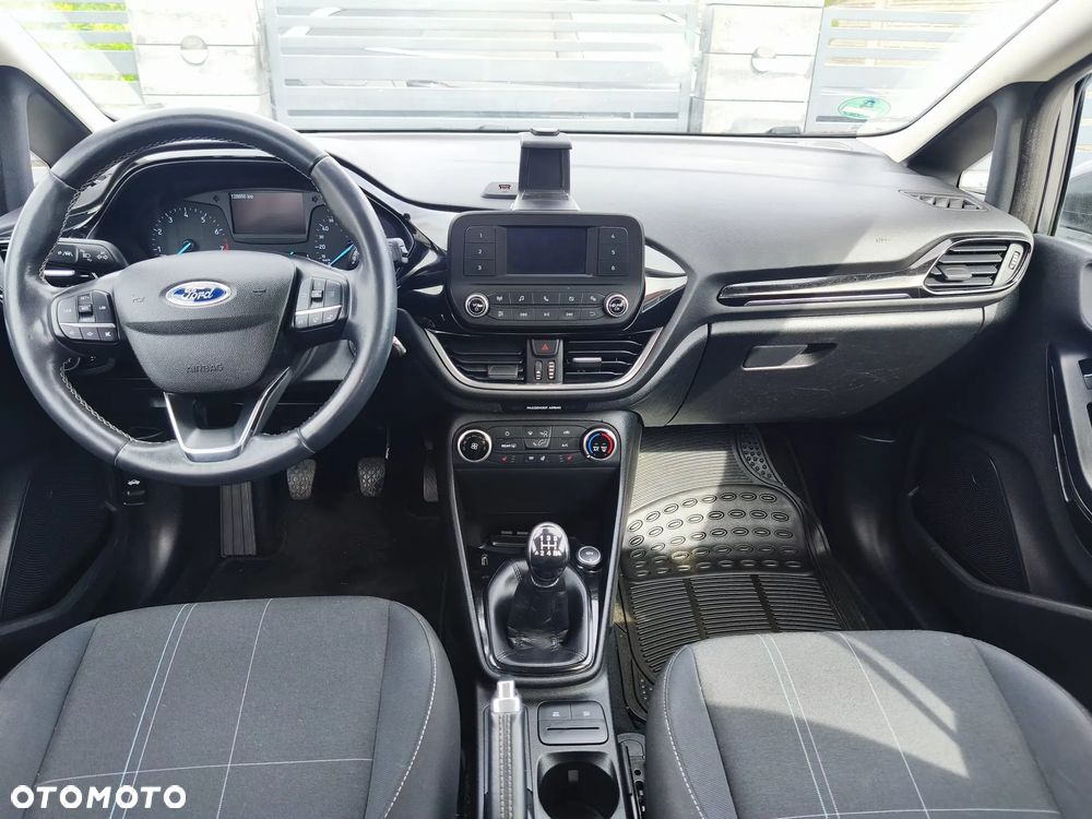 Ford Fiesta 1.1 S&S TREND - 9