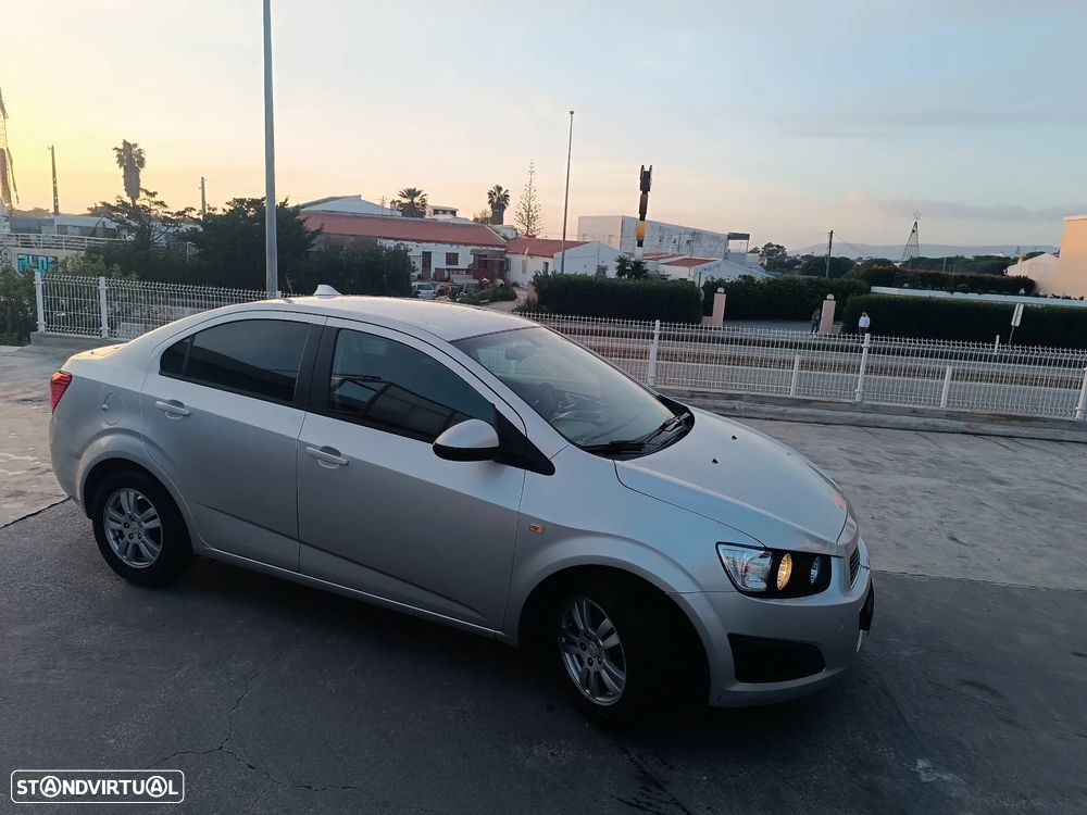 Chevrolet Aveo 1.3 VCDi LTZ - 21