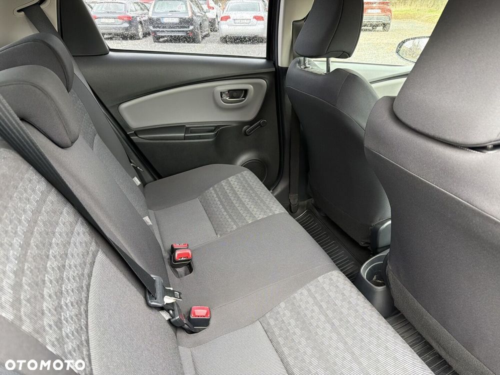 Toyota Yaris - 10
