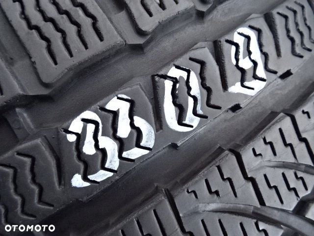 235/40/R19 96V XL Nokian WR A4 - 9