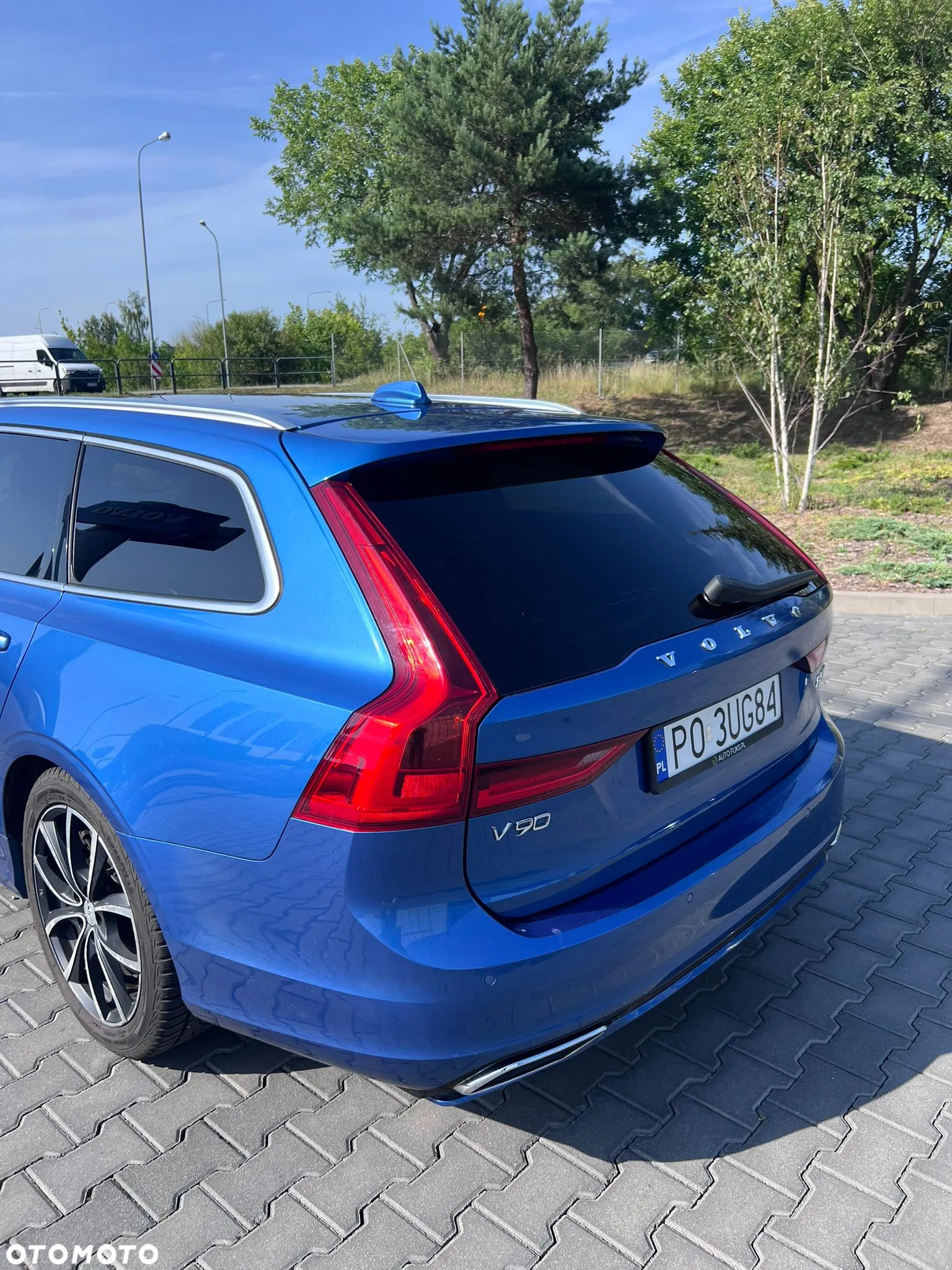 Volvo V90 D5 SCR AWD R-Design - 20