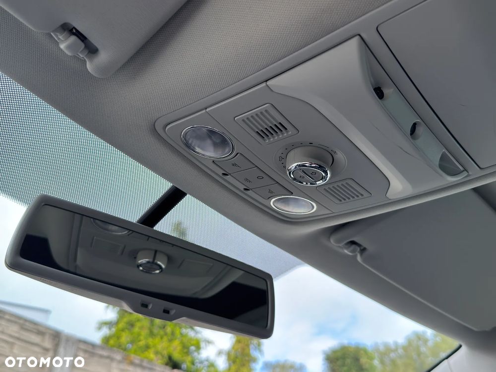 Skoda Superb 1.8 TSI Elegance DSG - 34