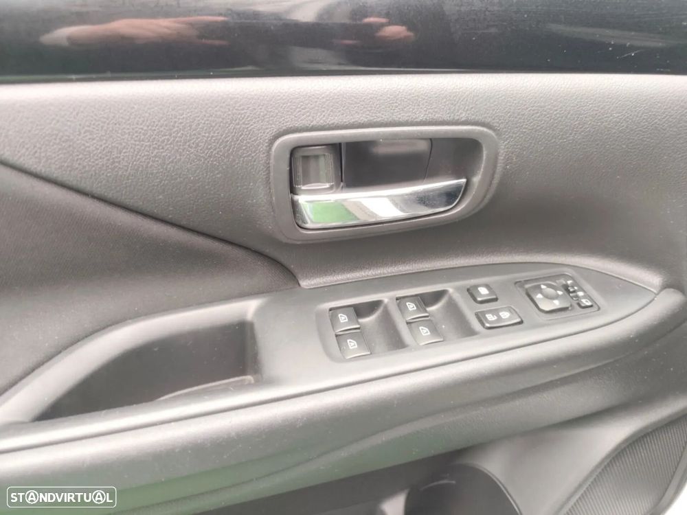 Mitsubishi Outlander 2.0 Kaiteki CVT - 30