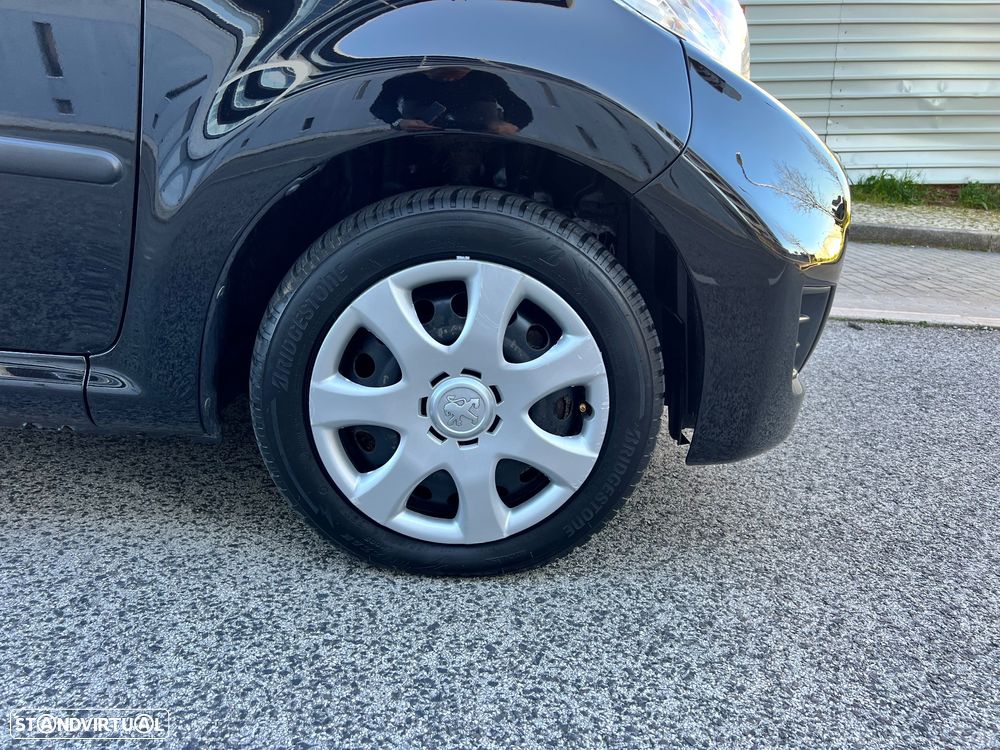 Peugeot 107 1.0 Millesim 200 - 12