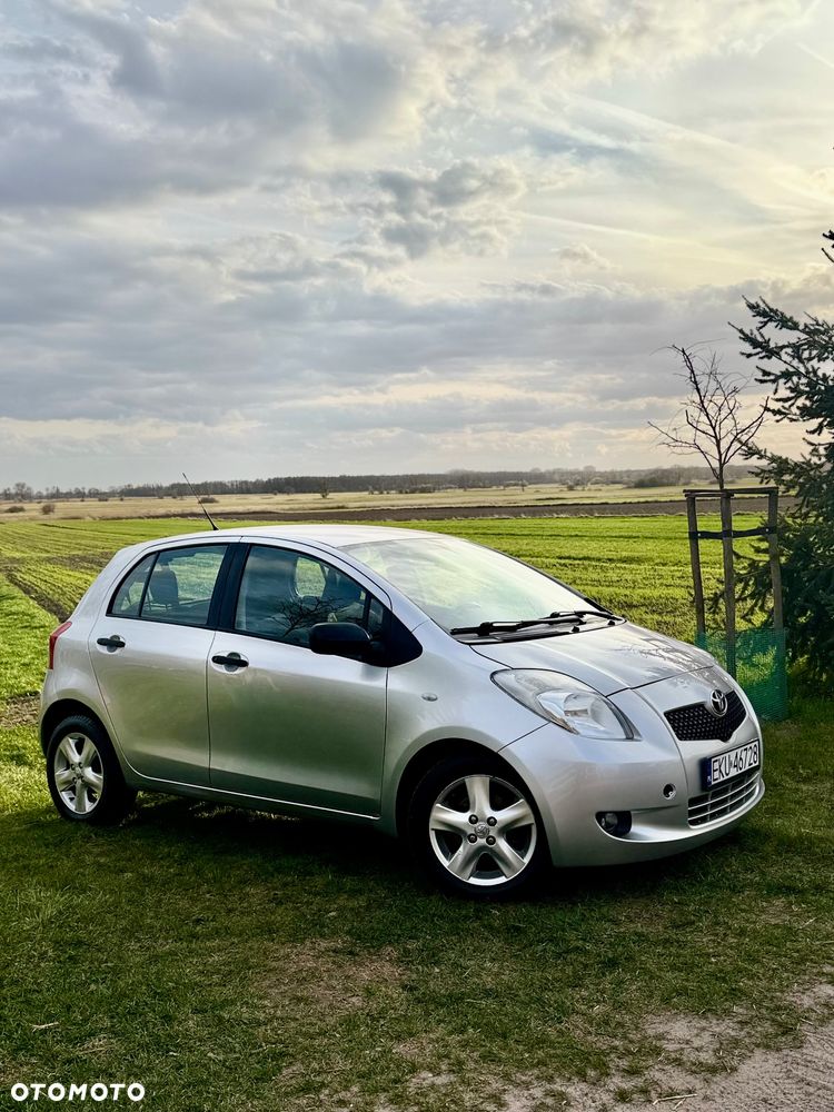 Toyota Yaris 1.3 Prestige - 4