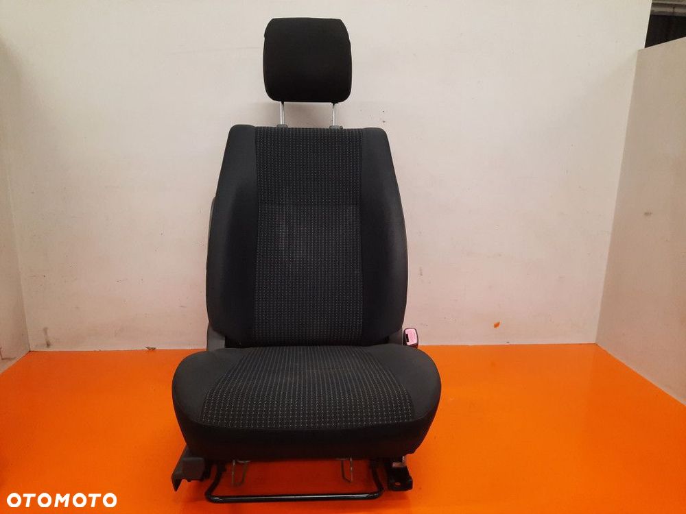 SUZUKI SWIFT IV MK6 04-10 FOTEL PASAŻERA - 1