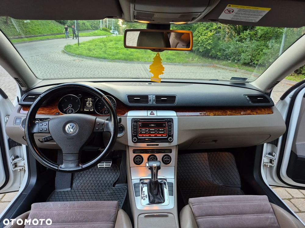 Volkswagen Passat 2.0 TDI DPF Highline DSG - 17