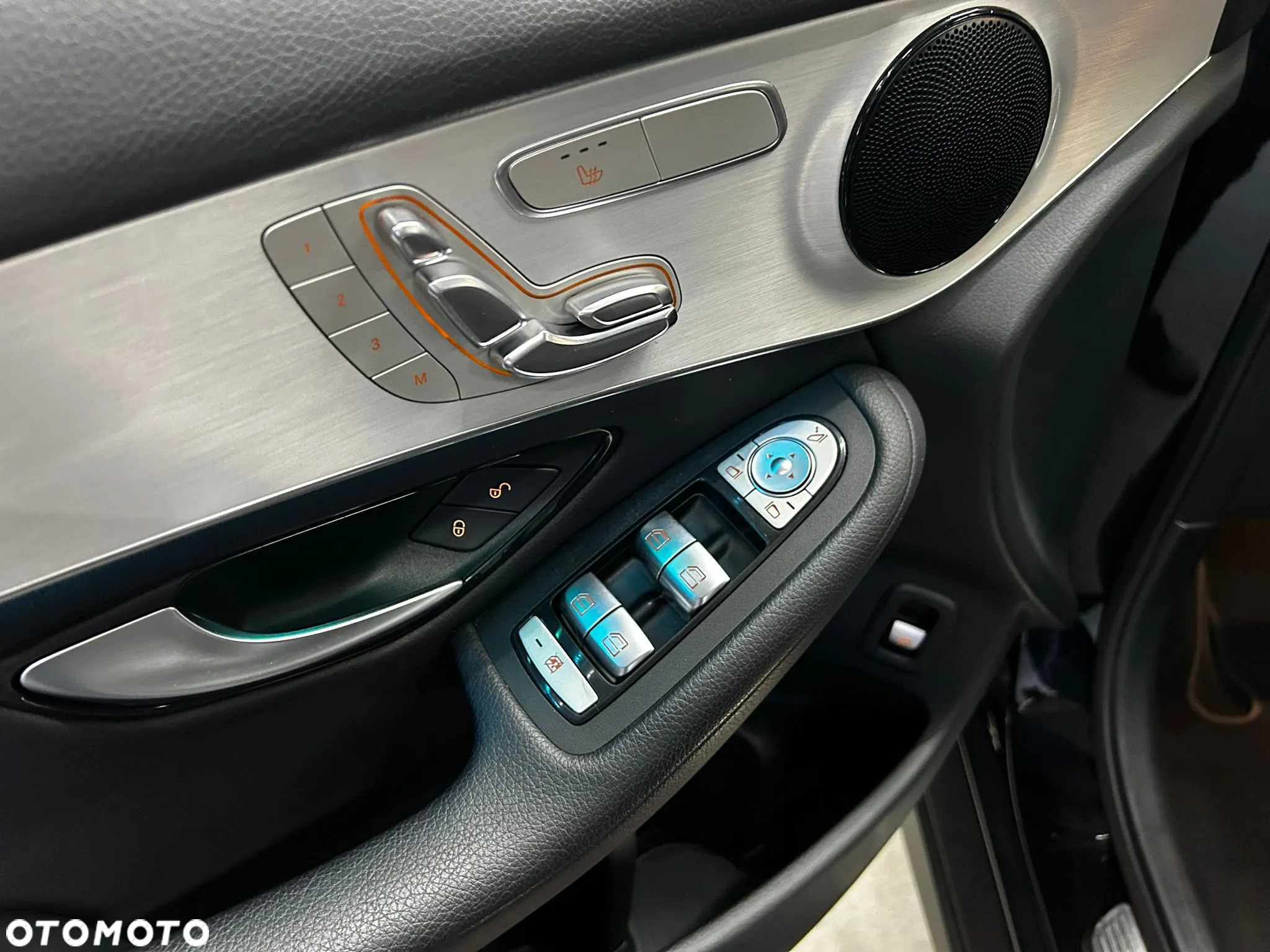 Mercedes-Benz GLC - 23