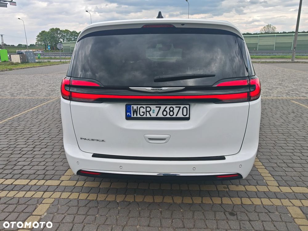 Chrysler Pacifica - 8