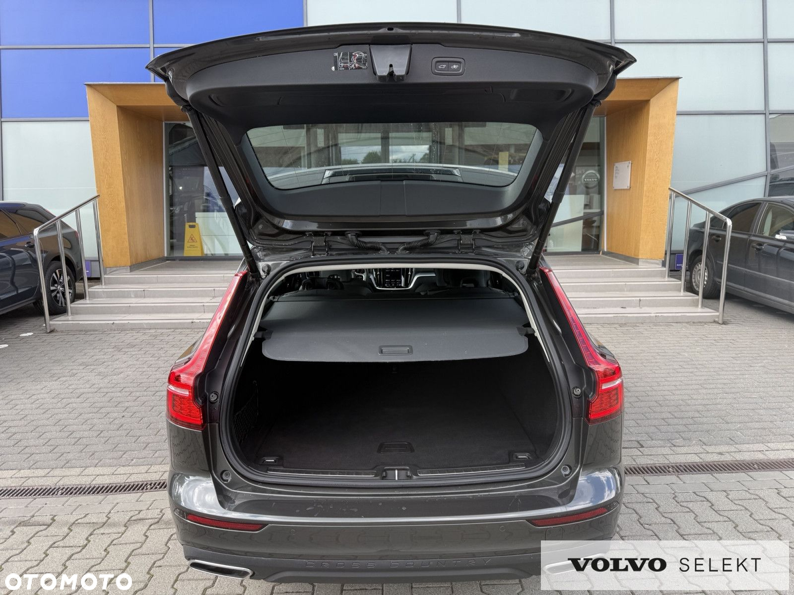 Volvo V60 Cross Country - 9
