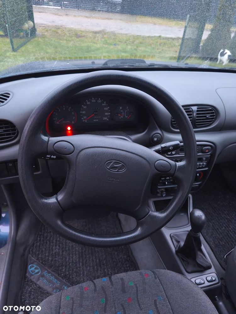 Hyundai Accent 1.3 GLS - 16