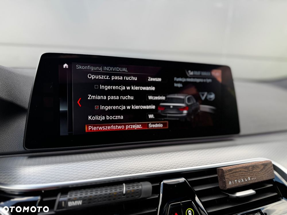 BMW Seria 5 520i Touring Sport-Aut - 29