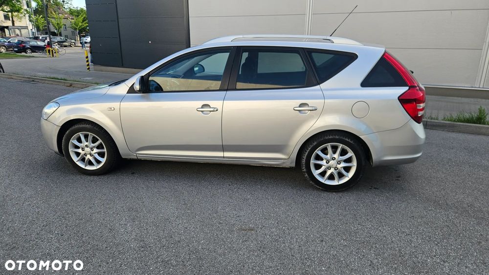Kia Ceed - 23