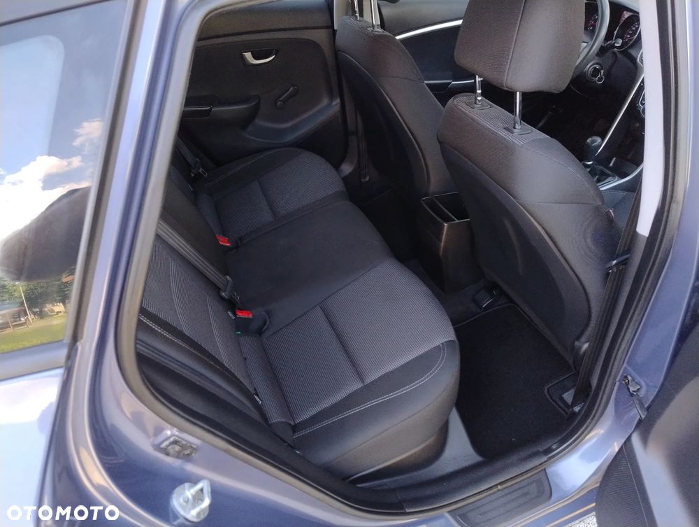Hyundai i30 1.6 Trend - 19