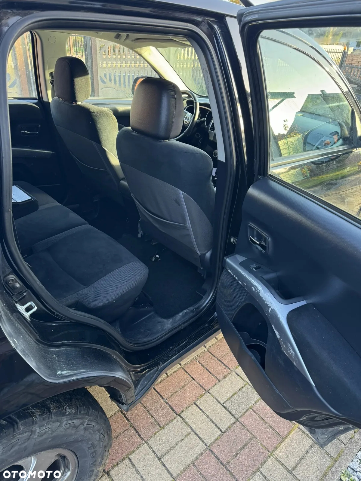 Mitsubishi Outlander 2.0 DI-D 4WD Instyle - 3