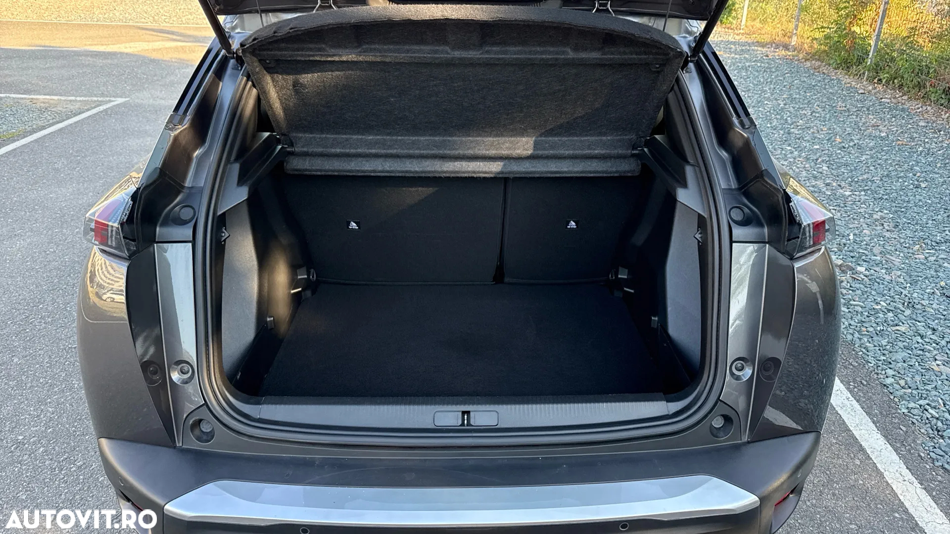 Peugeot 2008 1.5 BlueHDI STT EAT8 Allure - 12