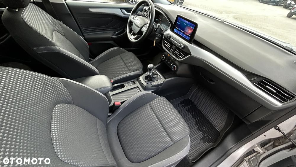 Ford Focus 1.0 EcoBoost Trend - 24