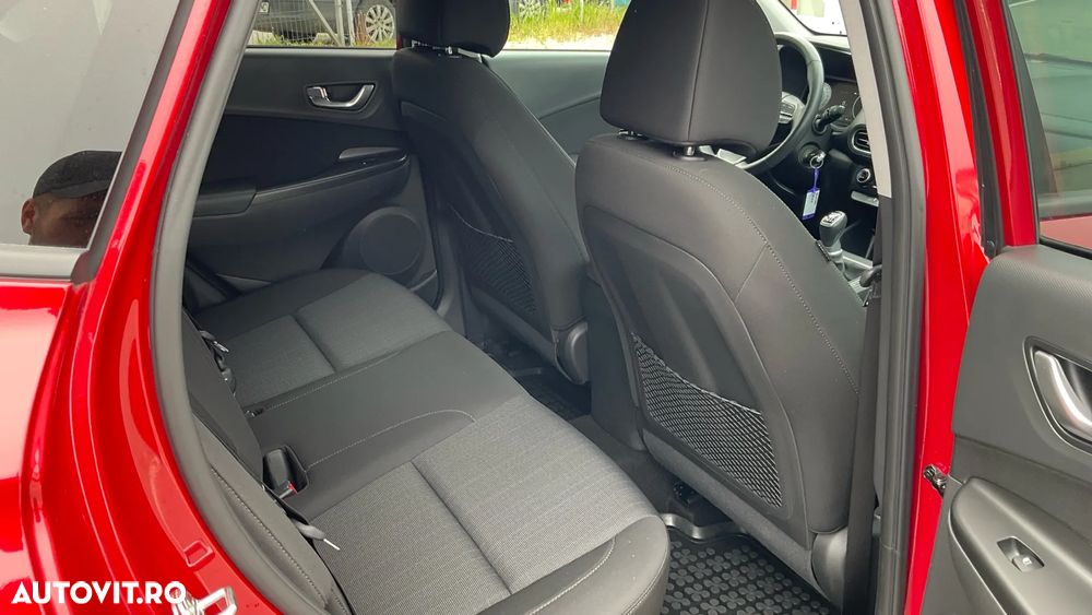 Hyundai KONA - 7