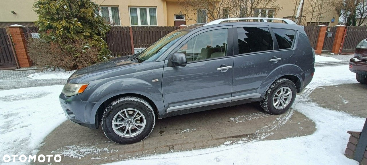 Mitsubishi Outlander 2.4 4WD CVT Instyle - 4