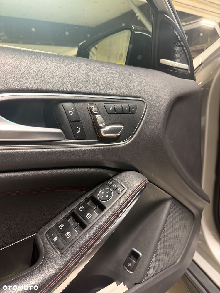 Mercedes-Benz GLA AMG 45 4-Matic - 10