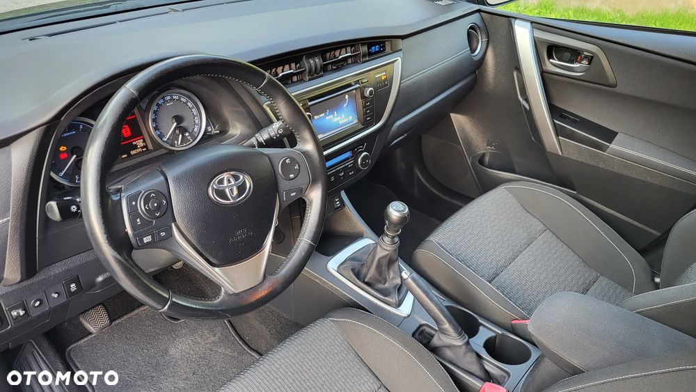 Toyota Auris 1.6 Premium - 21